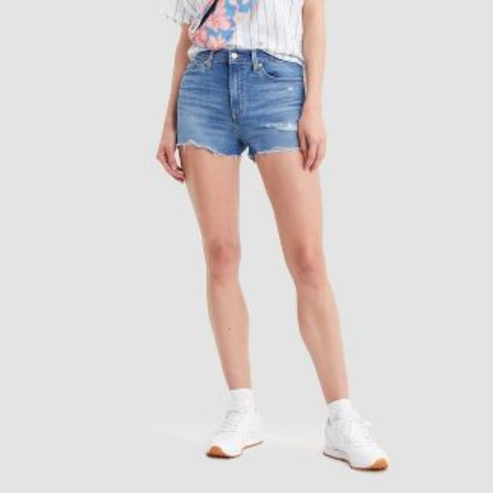 NWOT Levi's® Women's High-Rise Distressed Jean Shorts Size 30/10